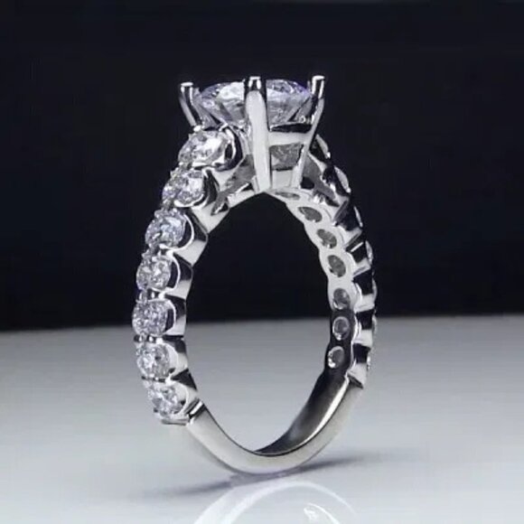 Engagement Anillos Sparkling Round Cubic Silver Plated  UNVN12068 - Picture 1 of 4